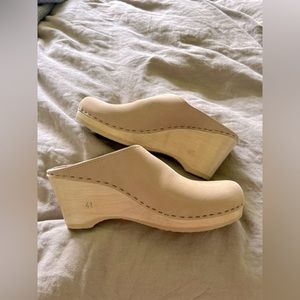 No.6 New School Clog on Wedge in Bone - Size 41